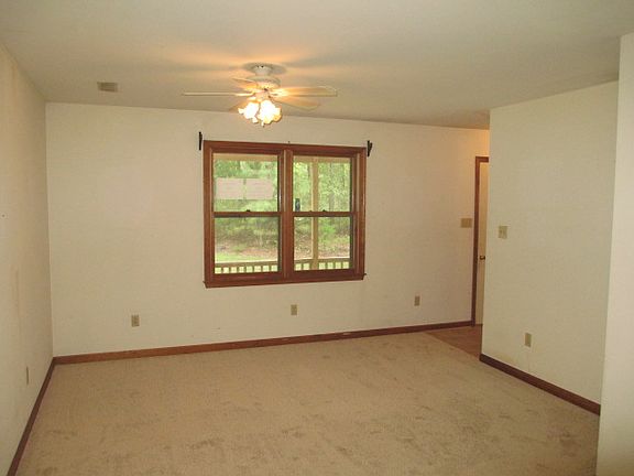 5th image of 13189 Wood Dr