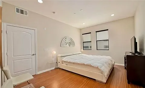 230 Jackson St #206 — Photo 3