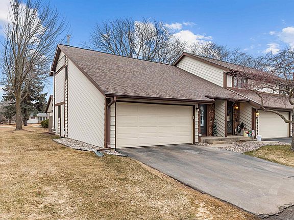 3rd image of 610 Stonehedge Ln #3A