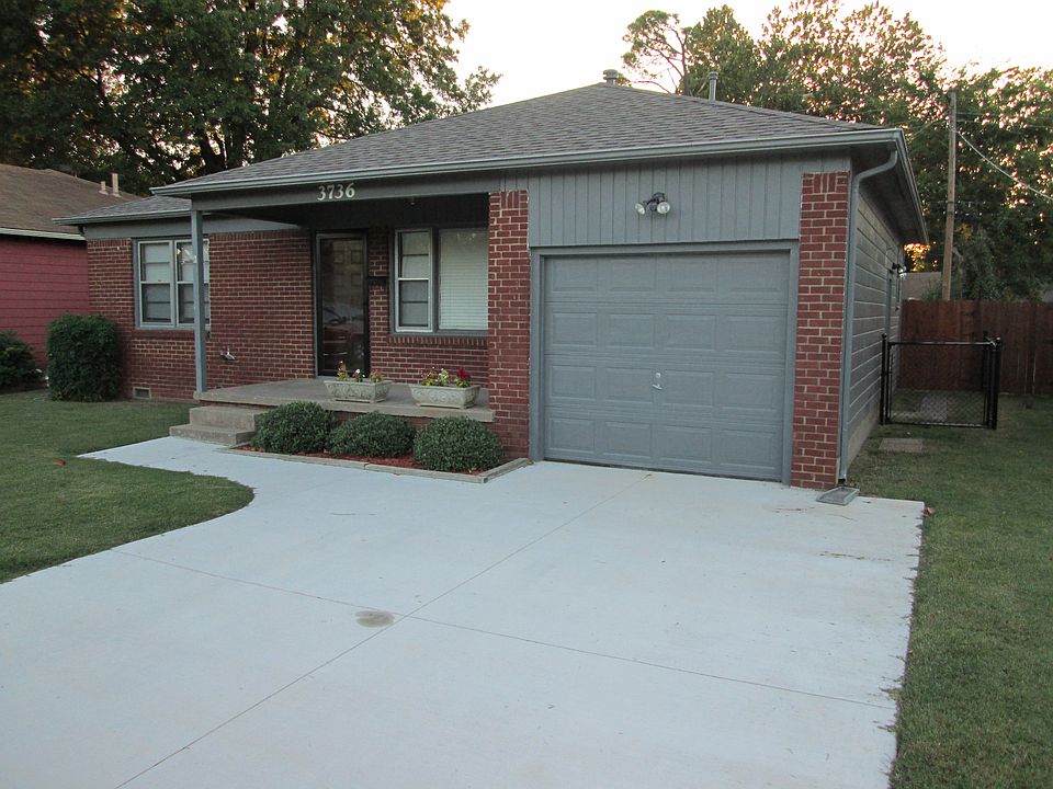 Beautiful Home w/ new drive