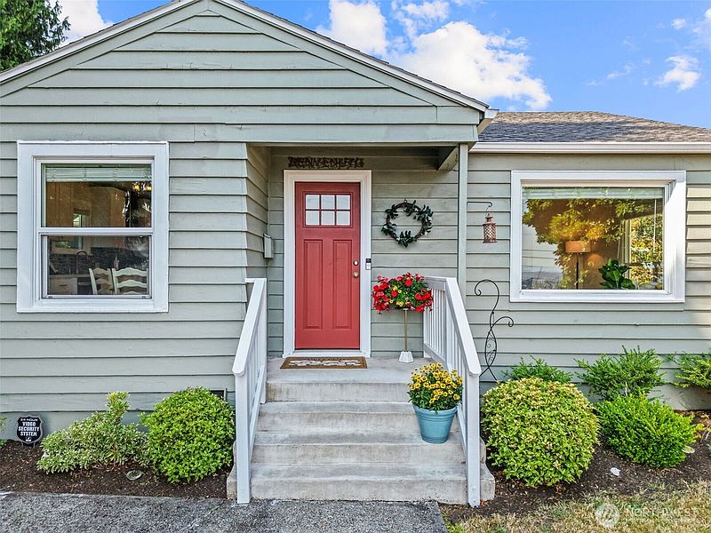 5th image of 3708 Oakes Avenue