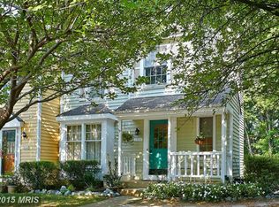 1552 Twisted Oak Dr, Reston, VA 20194