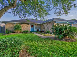 10119 Roseberry Dr, La Porte, TX 77571