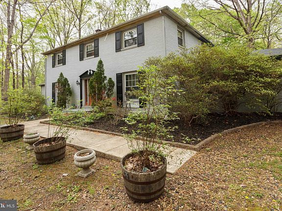 2nd image of 8403 Briarmont Ln