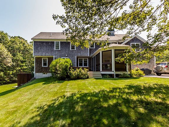 2nd image of 222 Pond Rd