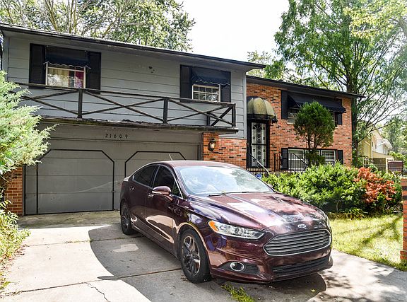 3rd image of 21609 Peterson Ave