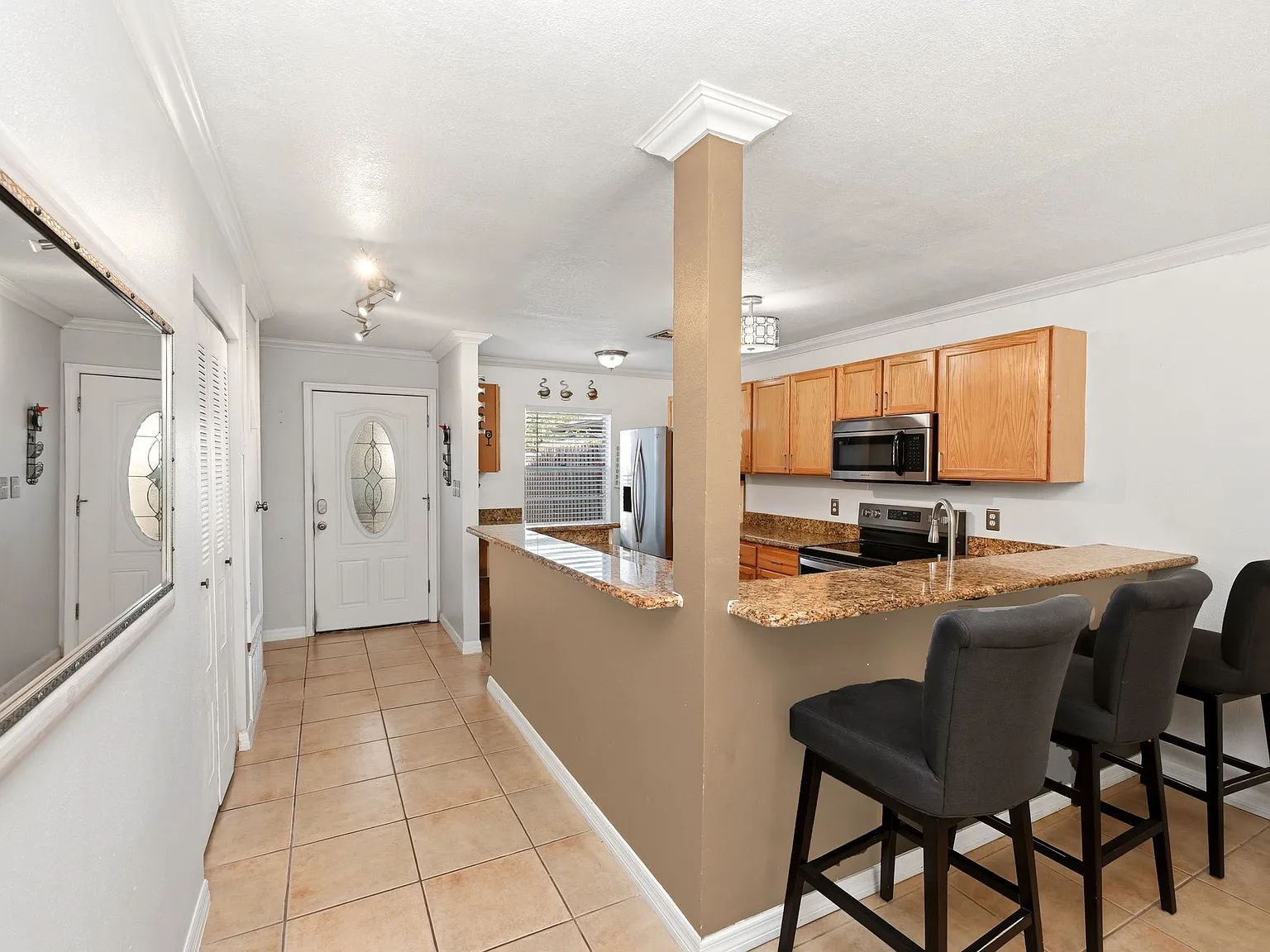 2 bed, 957 sqft, $1,950 — Photo 4