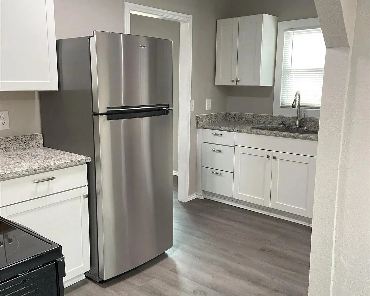 2 bed, 1.0 bath, 1057 sqft, $1,161 — Photo 4