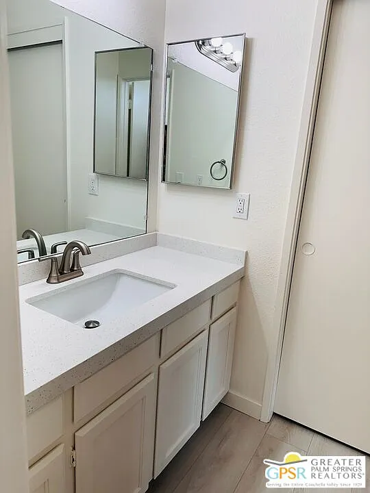 2 bed, 2.5 bath, 1263 sqft, $2,400 — Photo 2