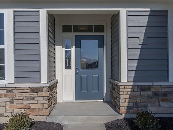 3rd image of 674 Palisade Dr #14