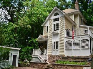 23 Pine Dr, Cold Spring Harbor, NY 11724