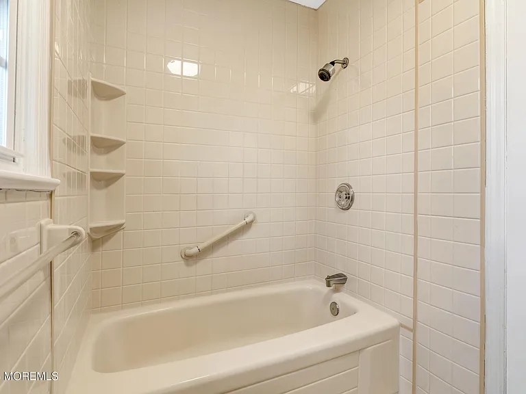 429 Lake Ave — Photo 31