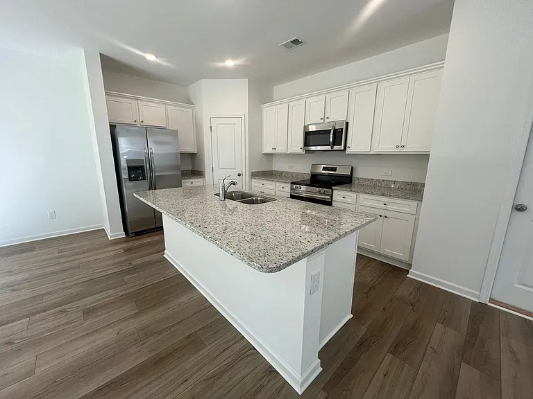 683 Evergreen Rd — Photo 4