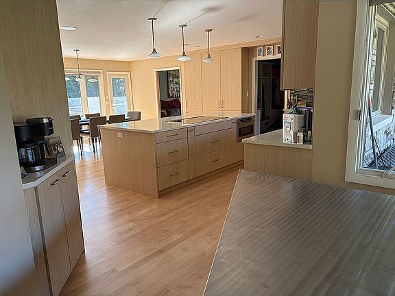 Kitchen and breakfast nook