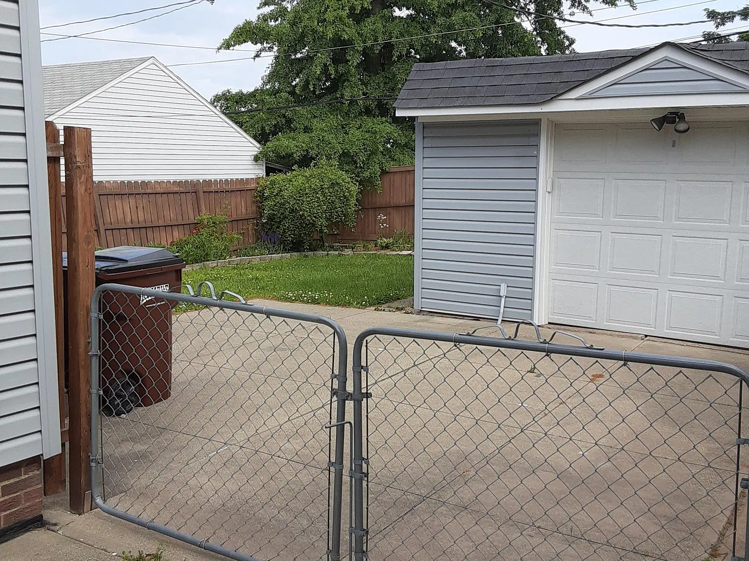 3 bed, 1.5 bath, 1526 sqft, $1,725 — Photo 3