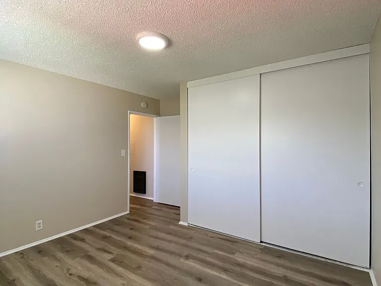 1116 Bennett Ave — Photo 13