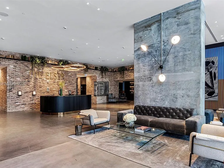 398 NE 5th St #Penthouse 4701 — Photo 55
