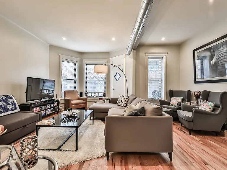 846 W Sheridan Rd #1 — Photo 2