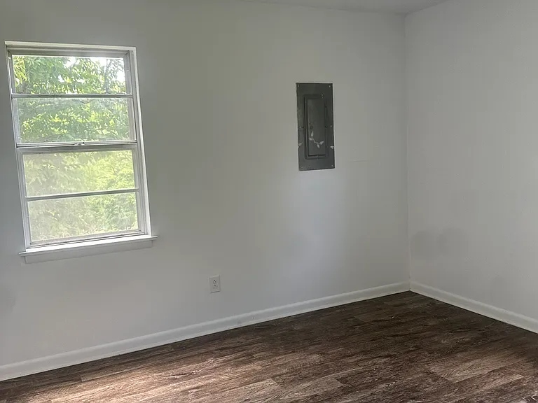 103 Leigh Ann Cir — Photo 10