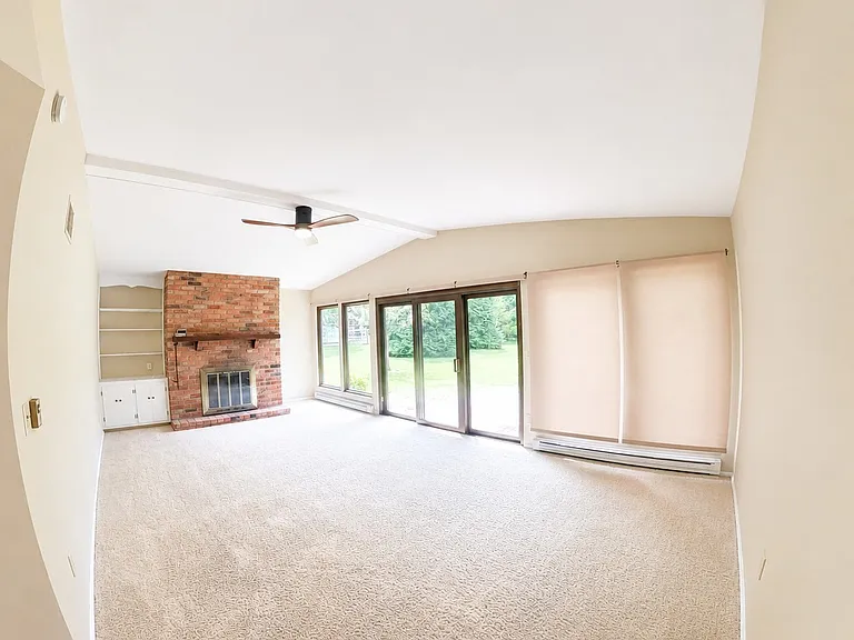 201 Oakhill Dr — Photo 3