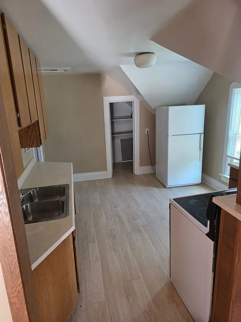 1929 6th Ave #A - Greeley | 1 Month Free - Spacious 3 Bed / 1 Bath Apartment Near Unc! — Photo 1