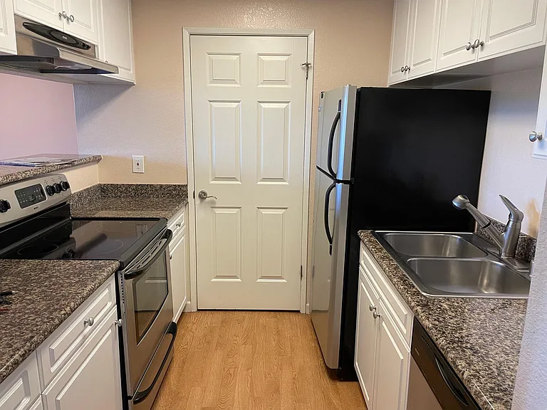 460 Bollinger Canyon Ln #186 — Photo 2