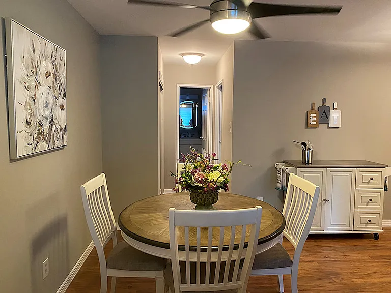 Carriage House — Photo 3