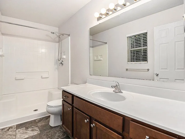 1048 Broken Ridge Dr — Photo 11