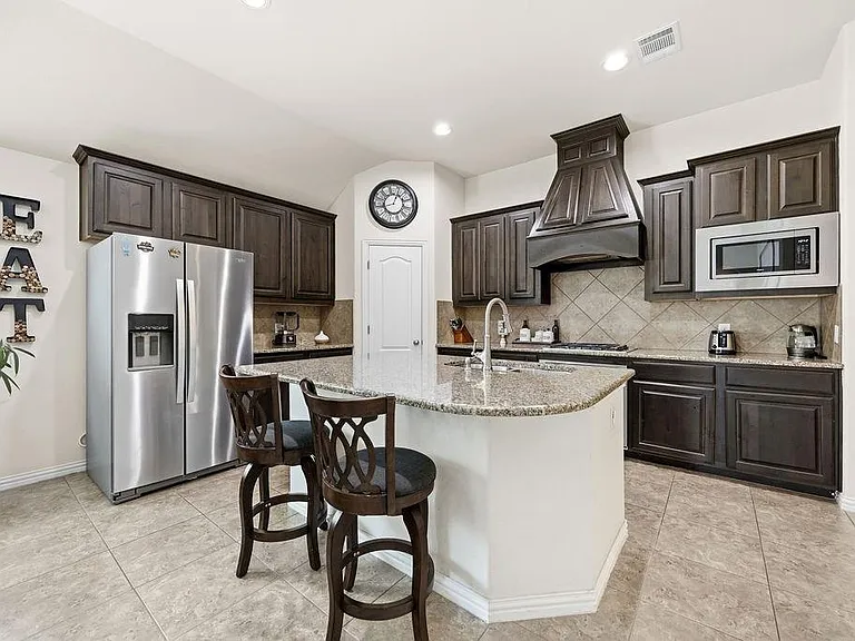 2660 Frances Ln — Photo 6