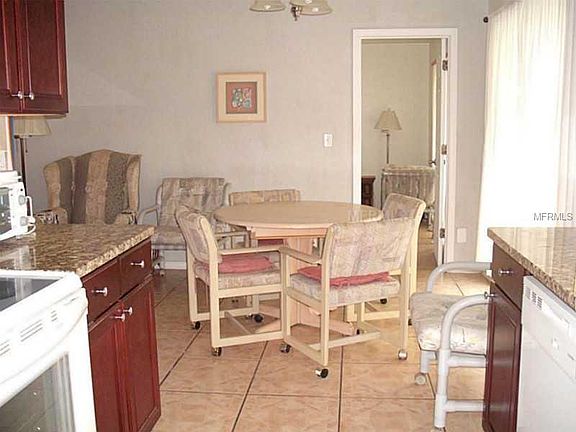 5th image of 7052 Hawksbury St