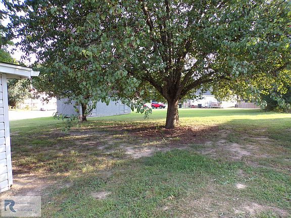 5th image of 611 Ferry Rd