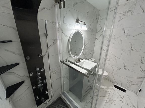 5th image of 1925 E Oakton St APT 1B