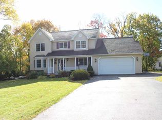 762 Trottingham Dr, Niskayuna, NY 12309