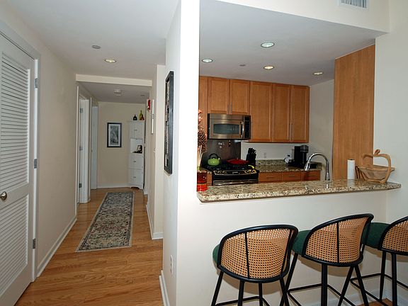 4th image of 20 Livingston Ave Unit 406