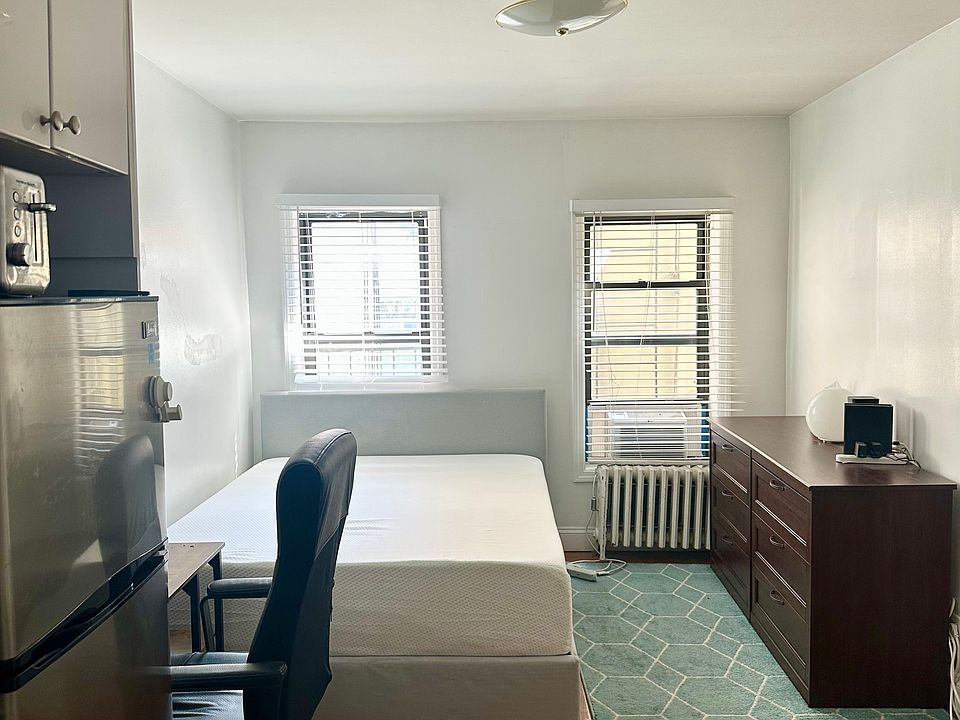 1st image of 424 E 14th St APT 4D