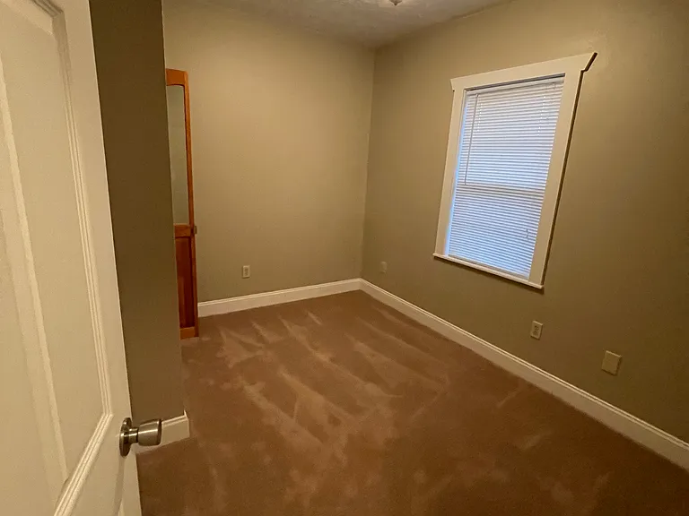 1011 Campus Dr #2 — Photo 16