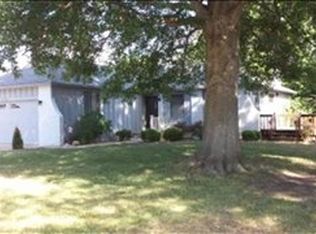 4022 SW 35th St, Topeka, KS 66614