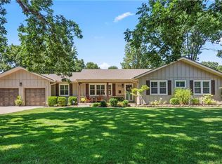 4218 W 98th St, Overland Park, KS 66207