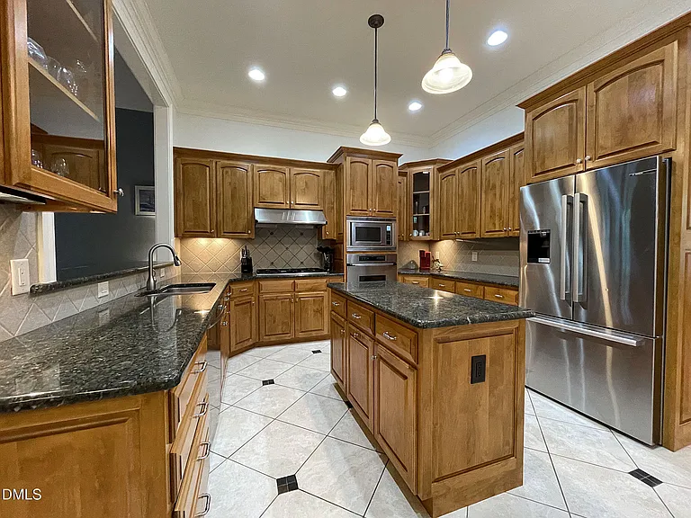 2112 Brassfield Rd — Photo 9