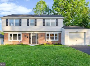 38 Medford Ln, Willingboro, NJ 08046