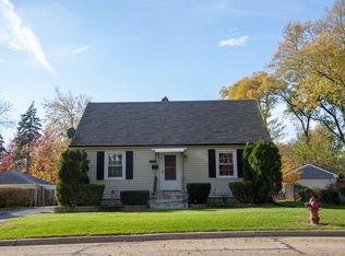 510 N Chatham Ave, Villa Park, IL