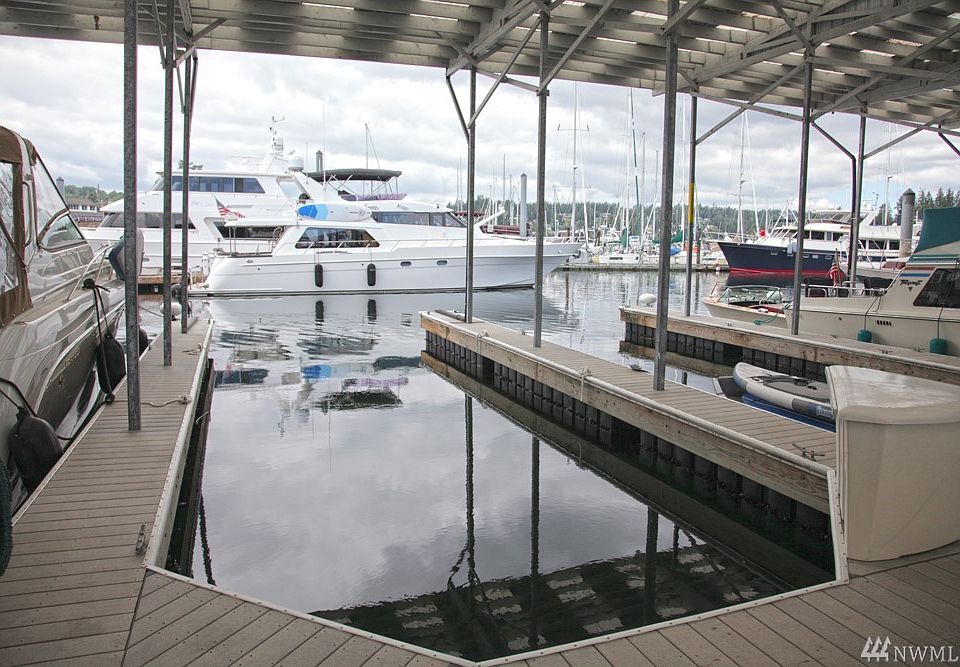 1st image of 3219 Harborview Dr #35