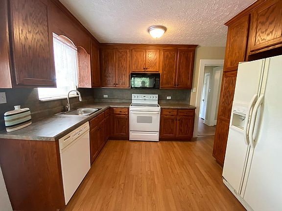 5th image of 1111 Oakgrove Ave