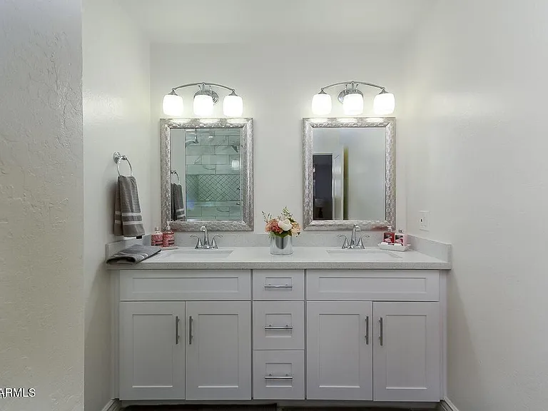 4614 S Kachina Dr — Photo 26