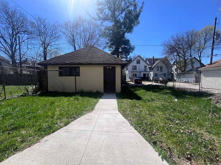 1242 Wealthy St SE — Photo 31