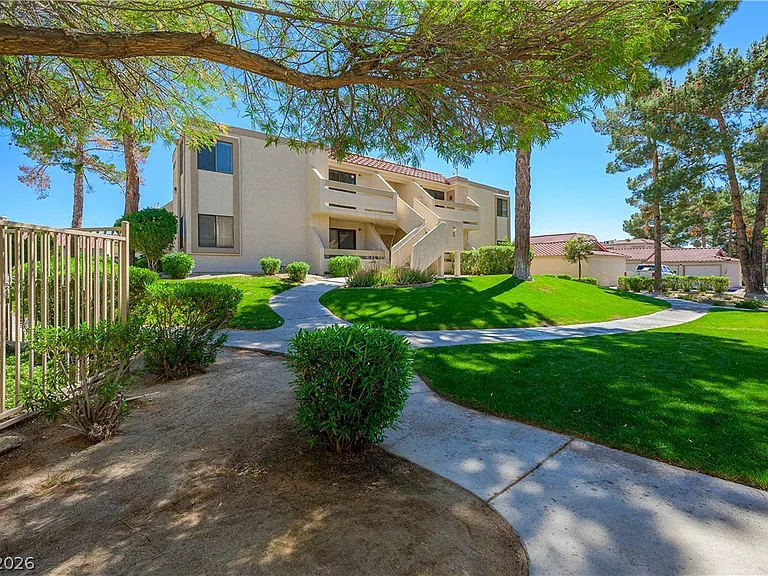3770 Desert Marina Dr #52 — Photo 6