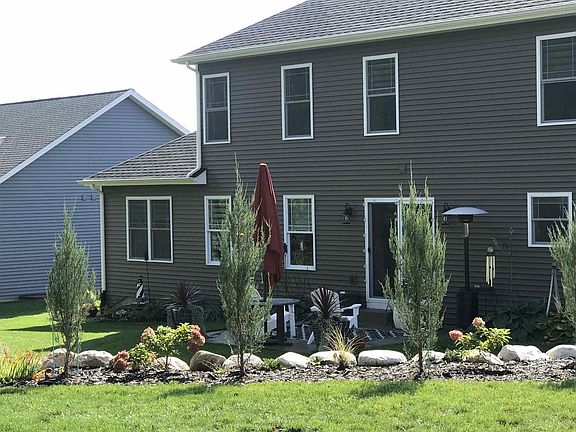 3rd image of 2511 Saint Charles Ave