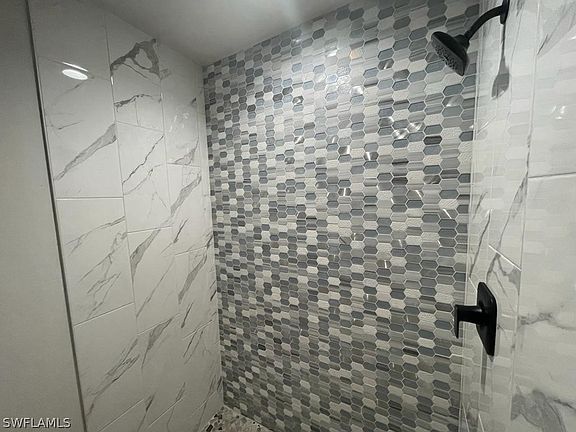 5th image of 104 NE 8th Terrace Cpe