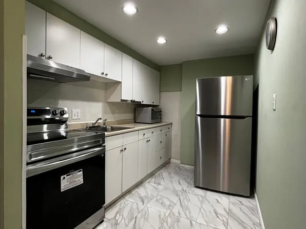 172 River St #B4, Waltham, MA 02453