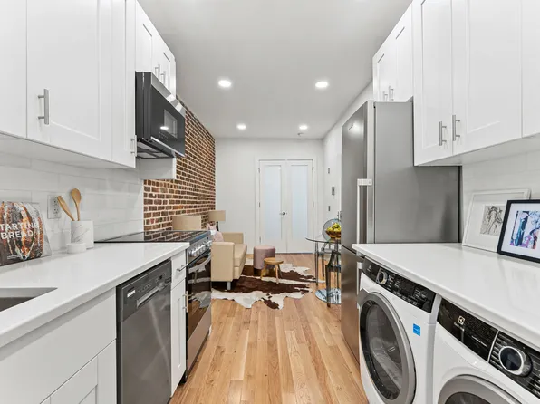 75 Pineapple Street image 3 of 4